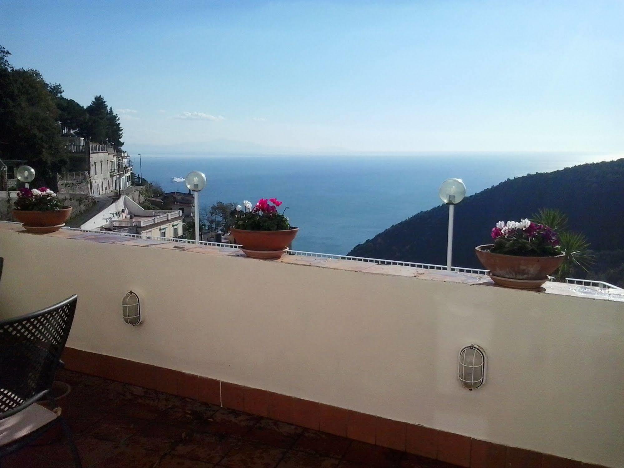 Le Terrazze Di Cristina Bed & Breakfast *